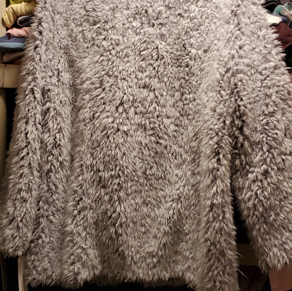 NWT Sherpa Faux Fur Jacket- 100% Exclusive - Picture 4 of 8
